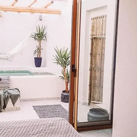 Apartamento With Private Pool