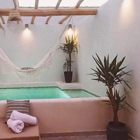Apartamento With Private Pool